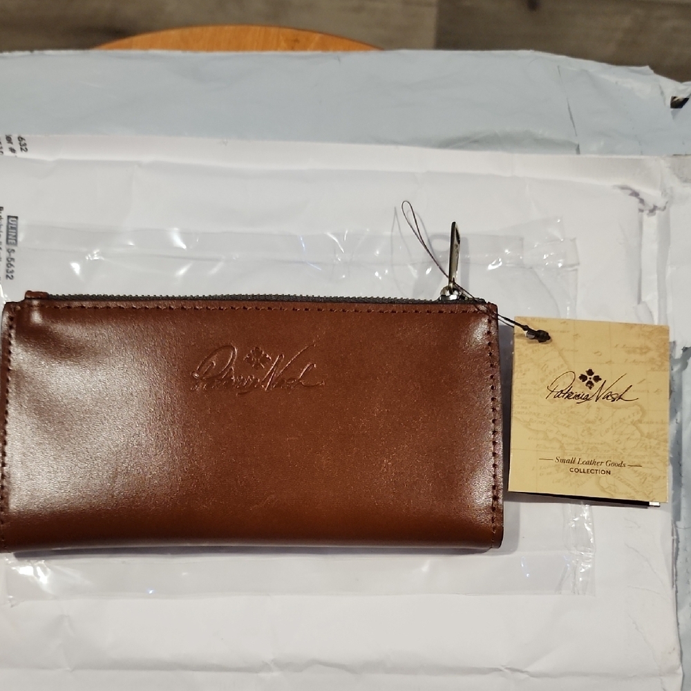 Patricia Nash Brown Leather Key & Card Holder - Picture 3 of 5